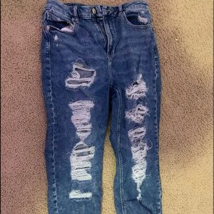 american eagle curvy distressed mom jeans